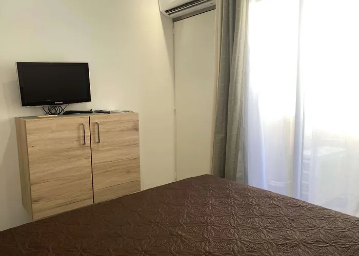 T2 Renove Avec Climatisation Et Internet, Proche Centre Et Etang De Thau - Fr-1-553-193 * בלרוק-לה-באינס