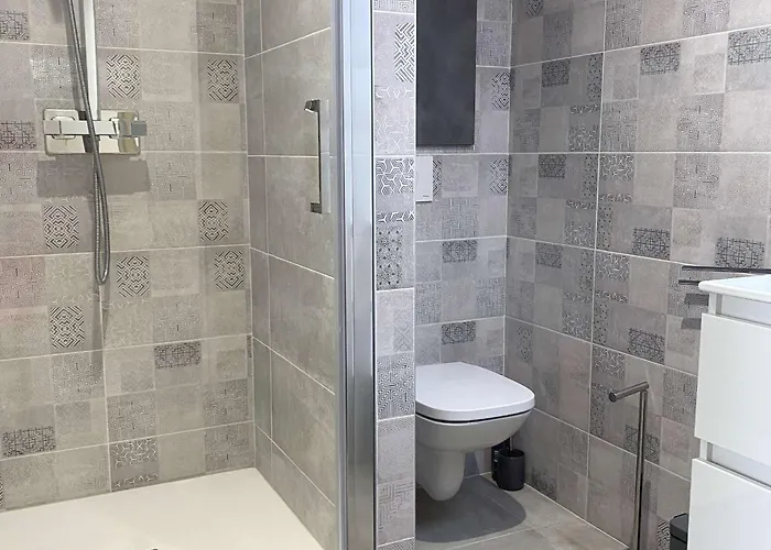 T2 Renove Avec Climatisation Et Internet, Proche Centre Et Etang De Thau - Fr-1-553-193